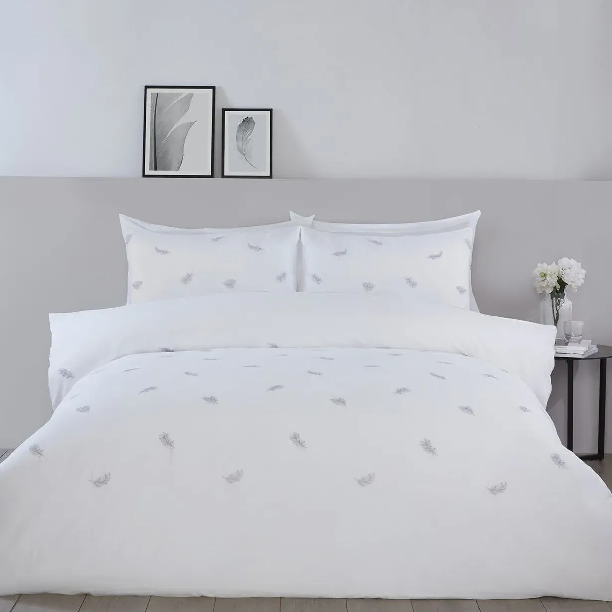 Norah Single Size Embroidered Duvet Set - White image