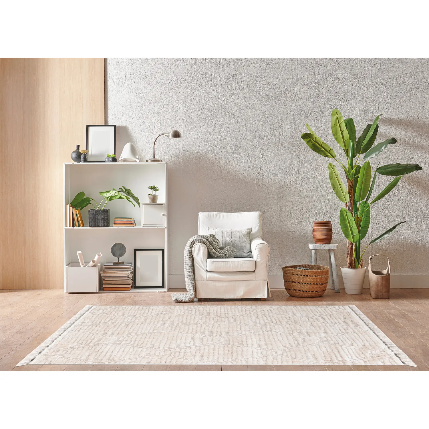 Oslo Diamond Pattern Rug with Fringe - Ivory