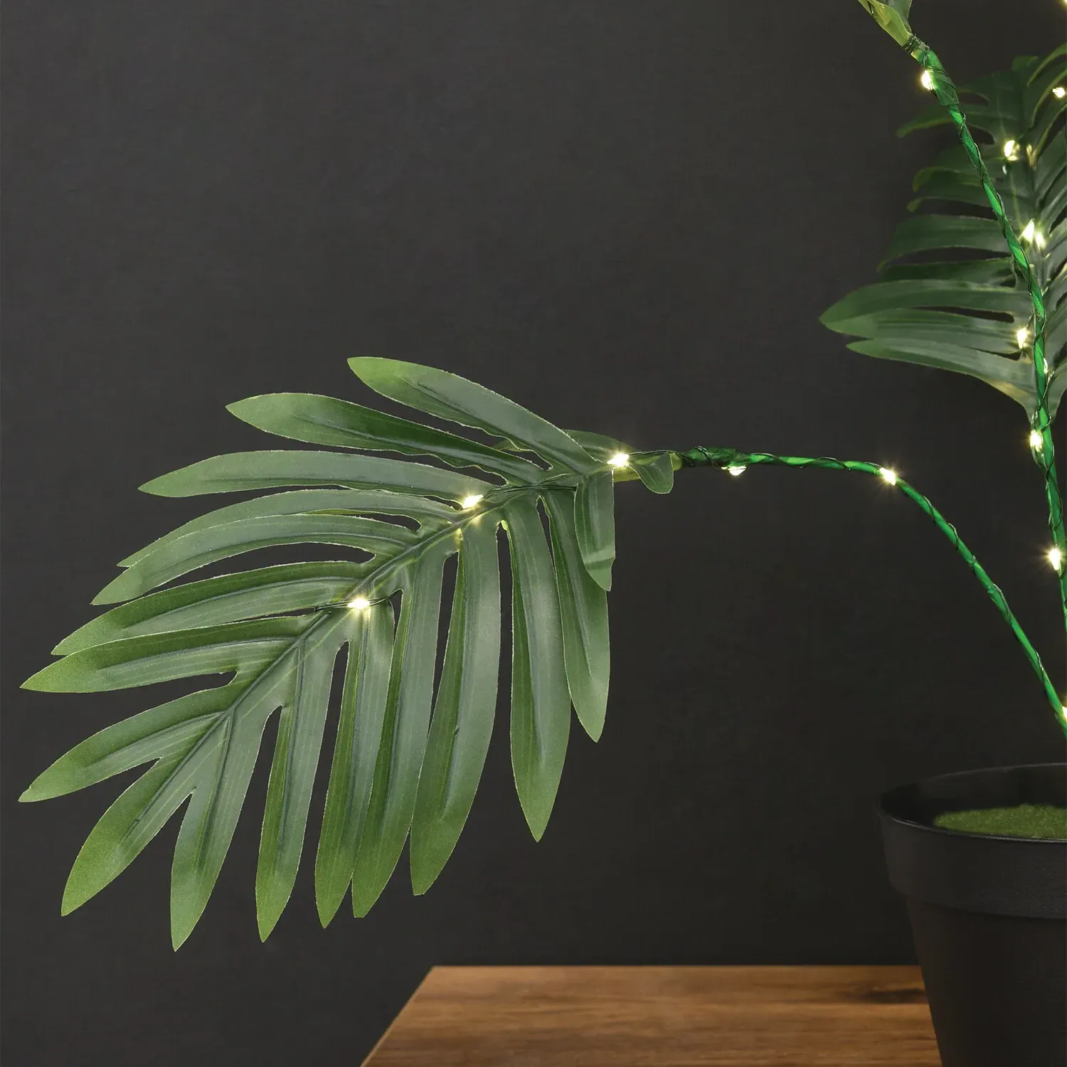 Palm Tree Table Light - Green