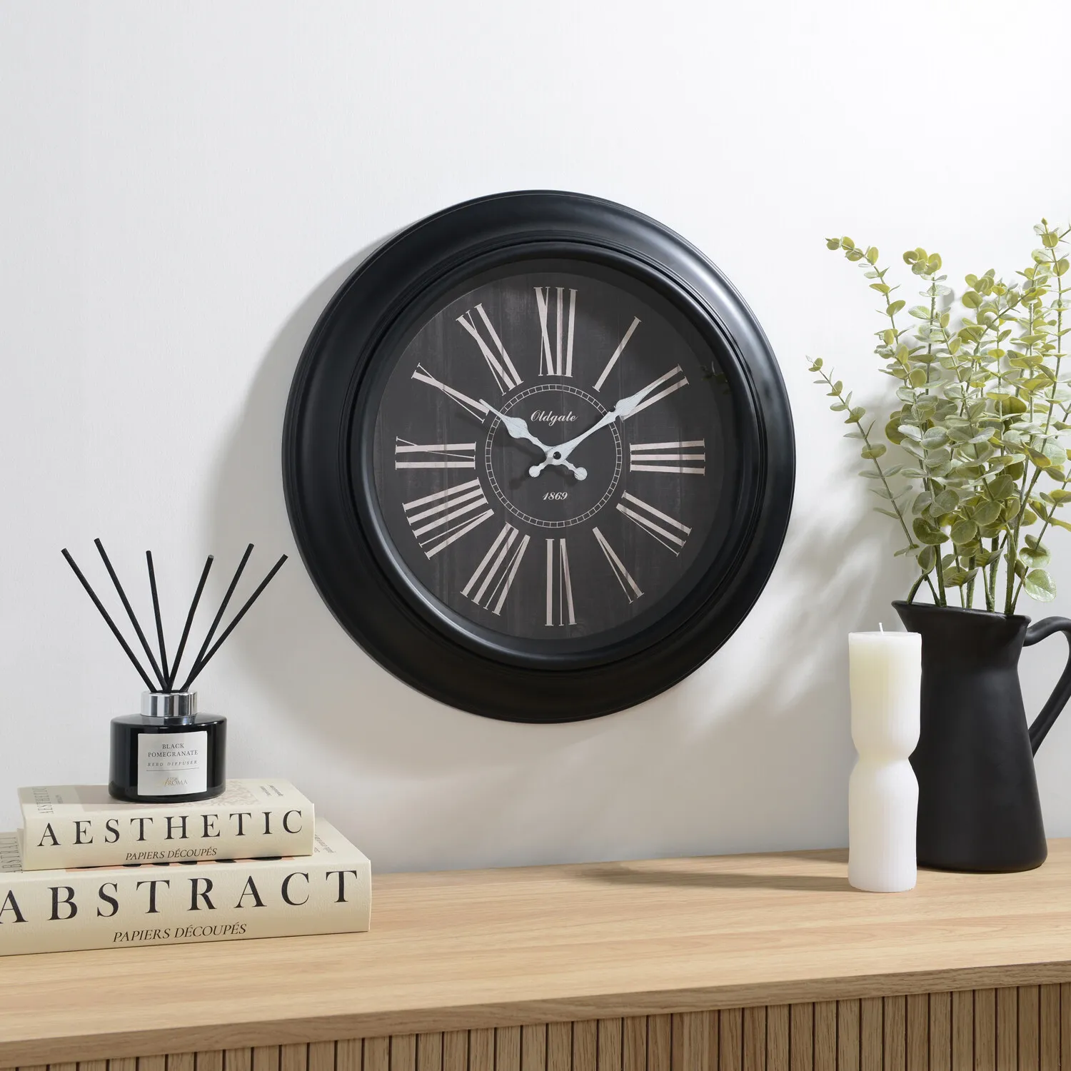 Round Wall Clock with Roman Numerals - Black