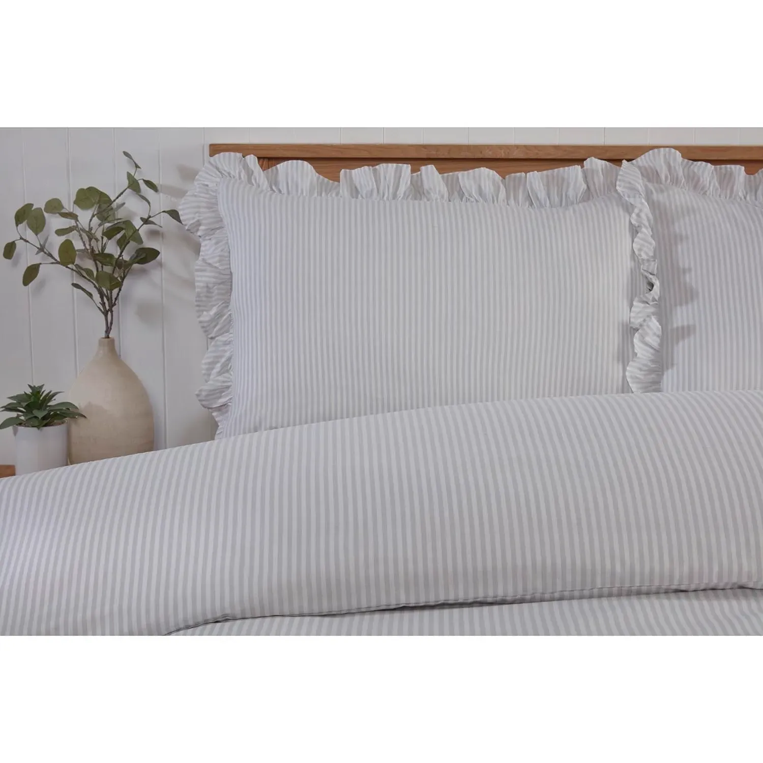 Sadie King Size Duvet Cover and Pillowcase Set - Grey