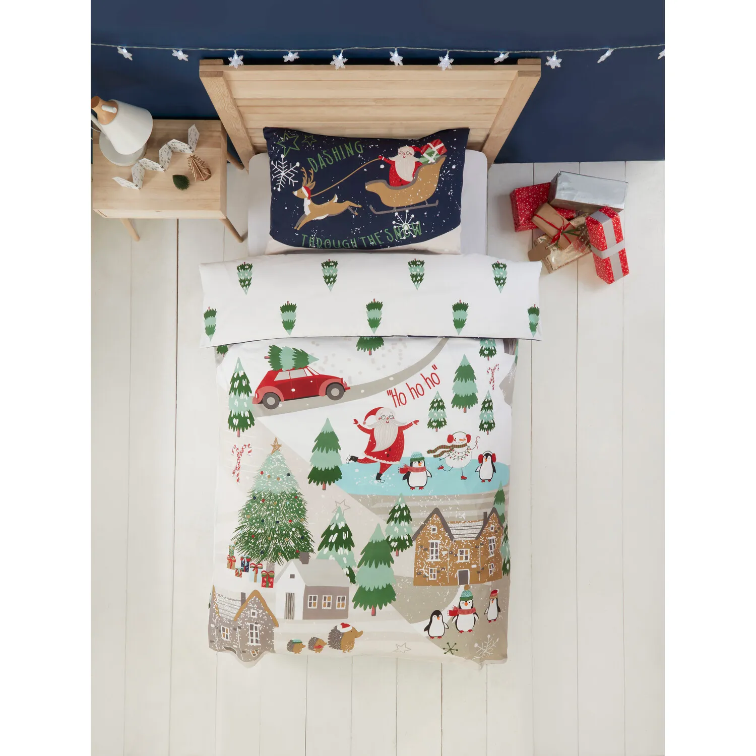 Santa Is Coming To Town Duvet Set - White
