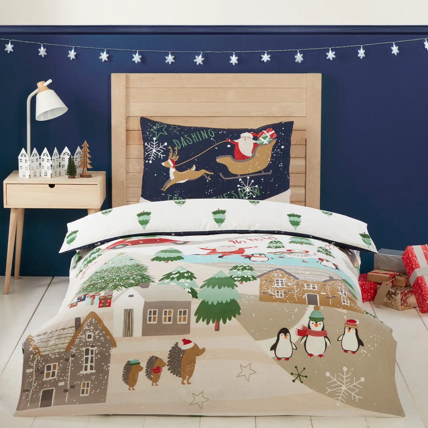 Santa Is Coming To Town Duvet Set - White image