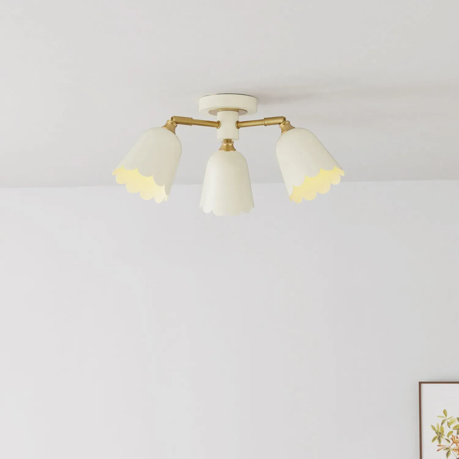 Scalloped 3 Arm Ceiling Light - Cream