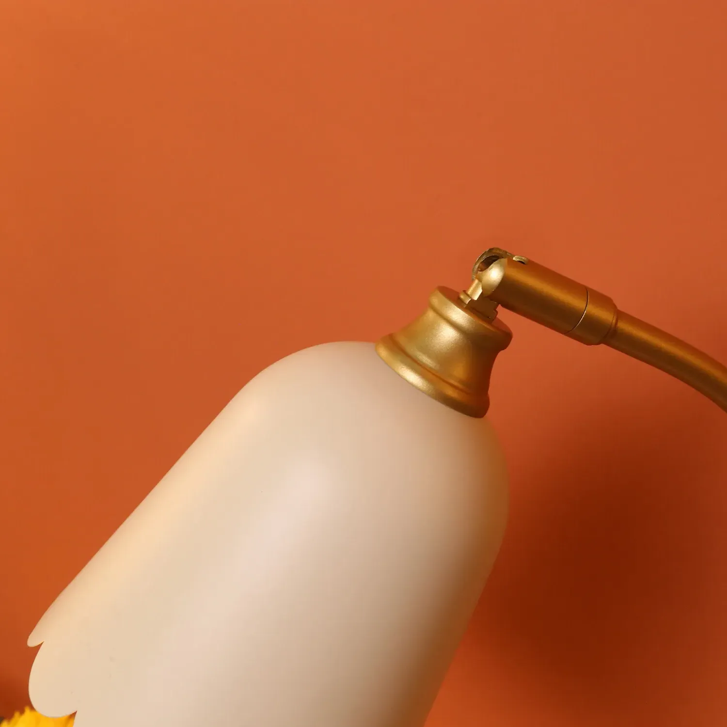 Scalloped Table Lamp - Cream