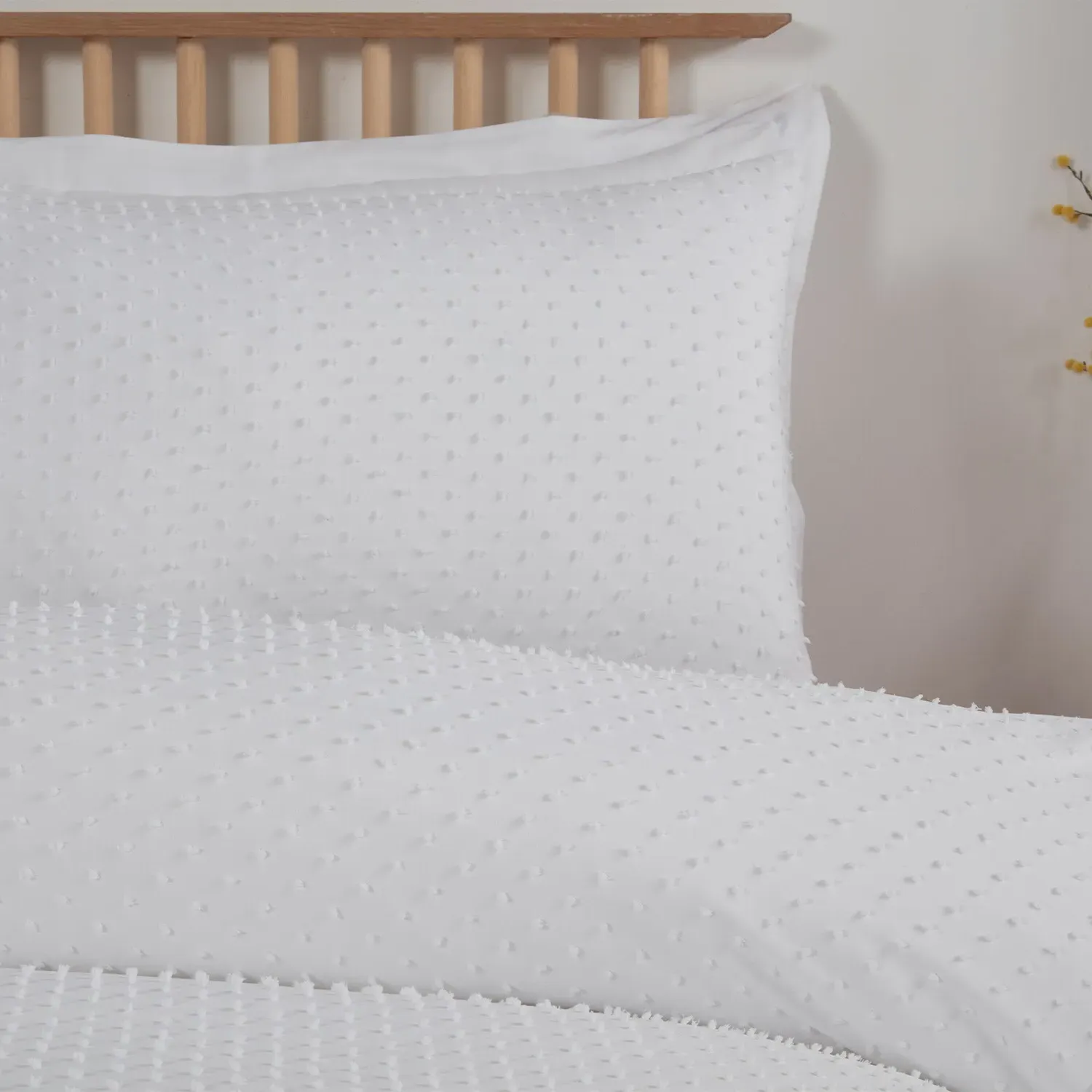 Sienna Tufted Dot King Size Duvet Cover Set - White