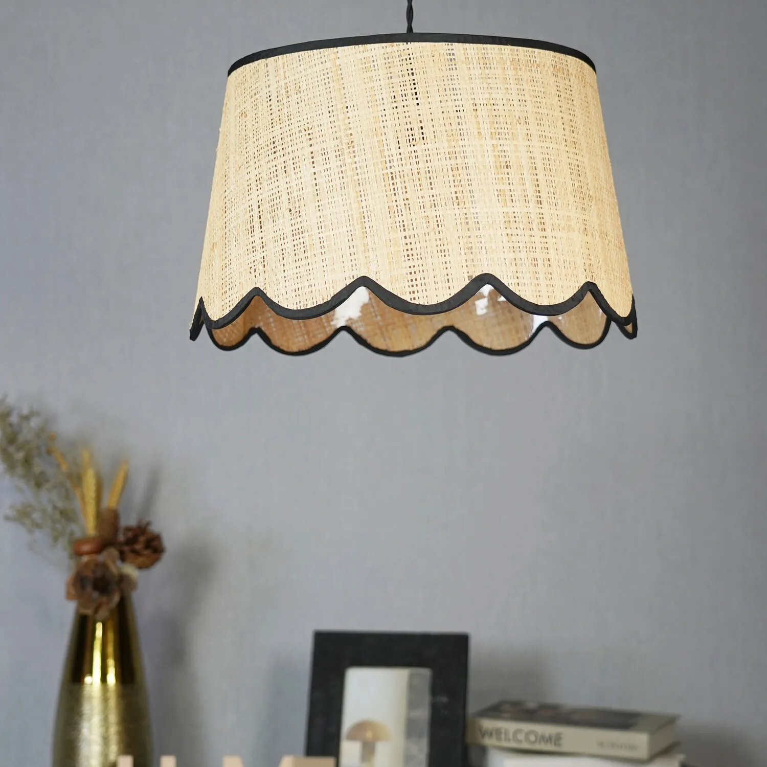 Tilda Scallop Shade - Natural, Black