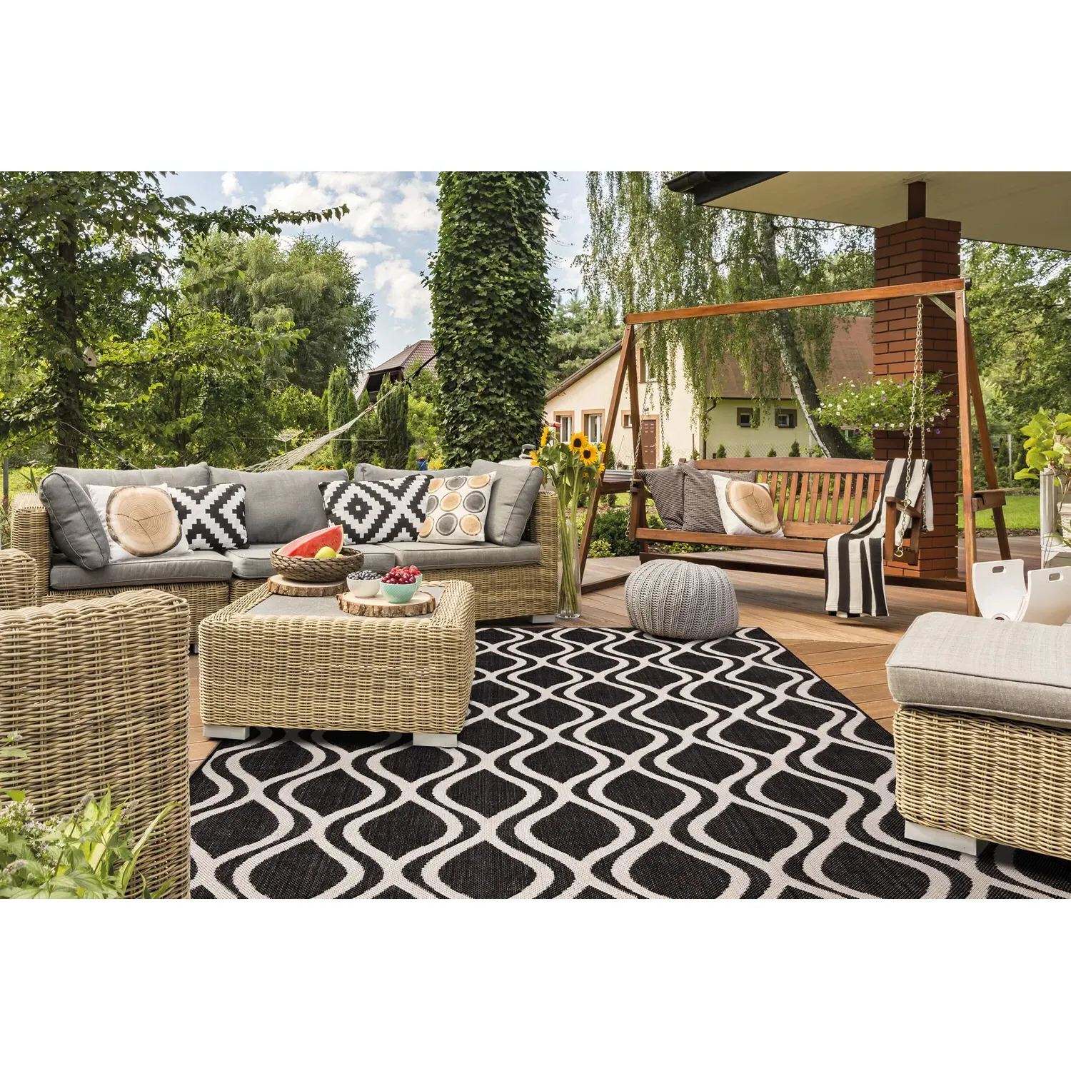 Venice Indoor Outdoor Rug 120cm - Black