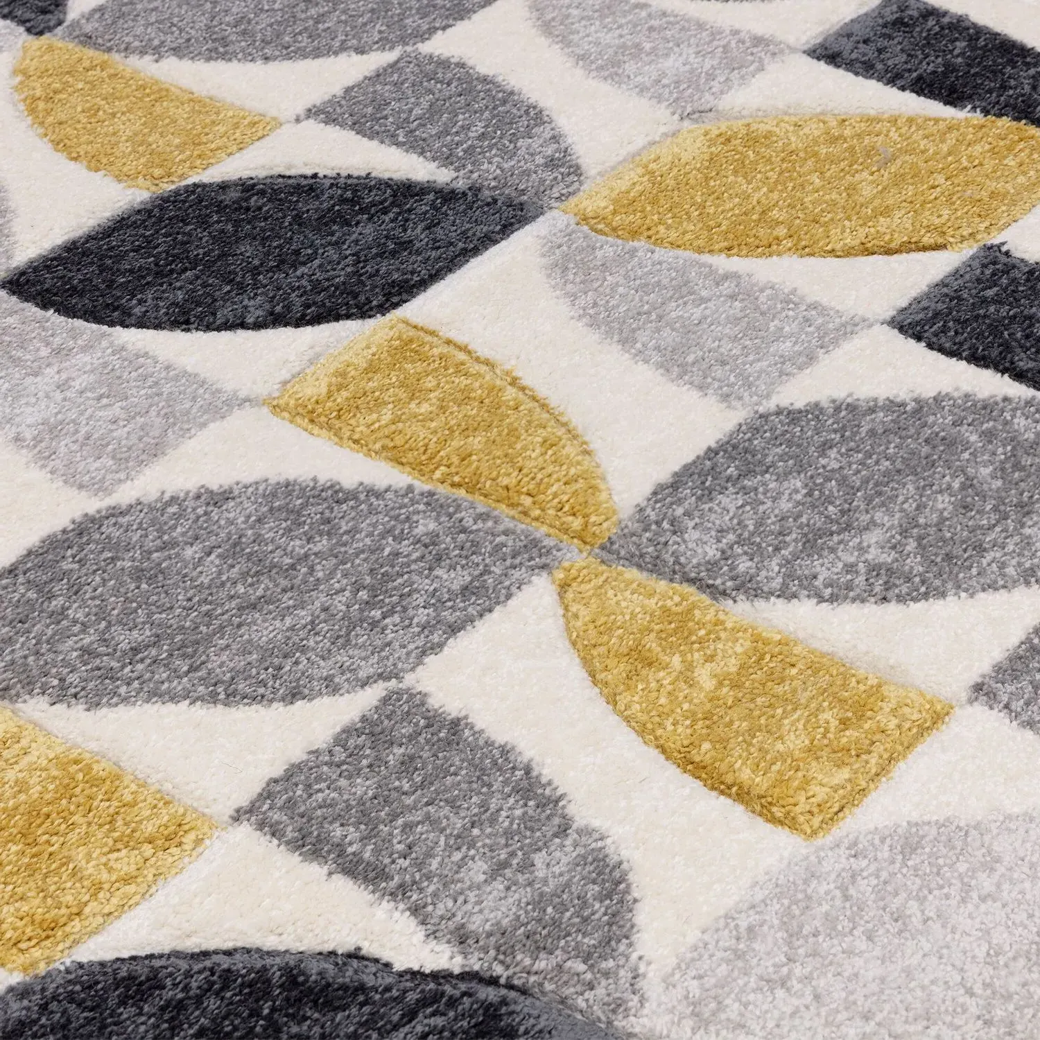 Vera Leaf Pattern Rug - Yellow