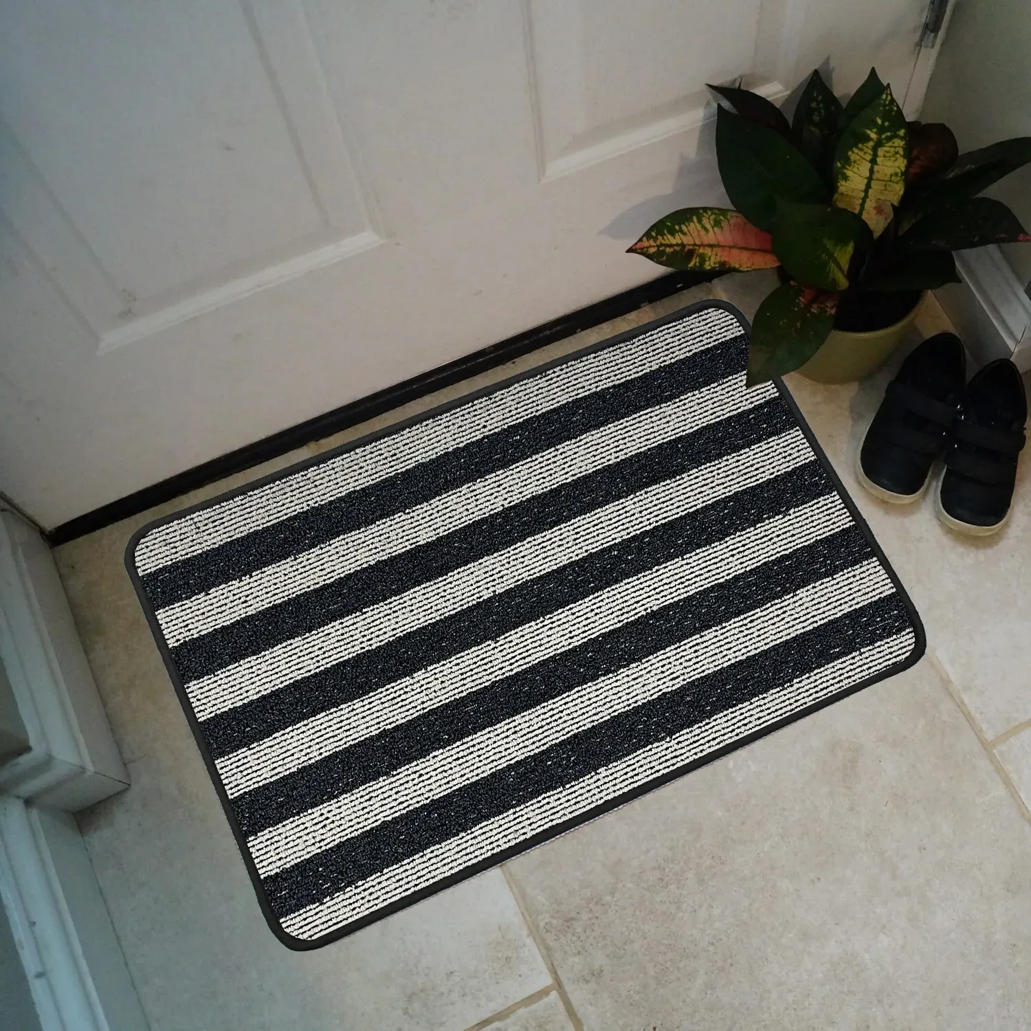 Wide Stripe Doormat - Black