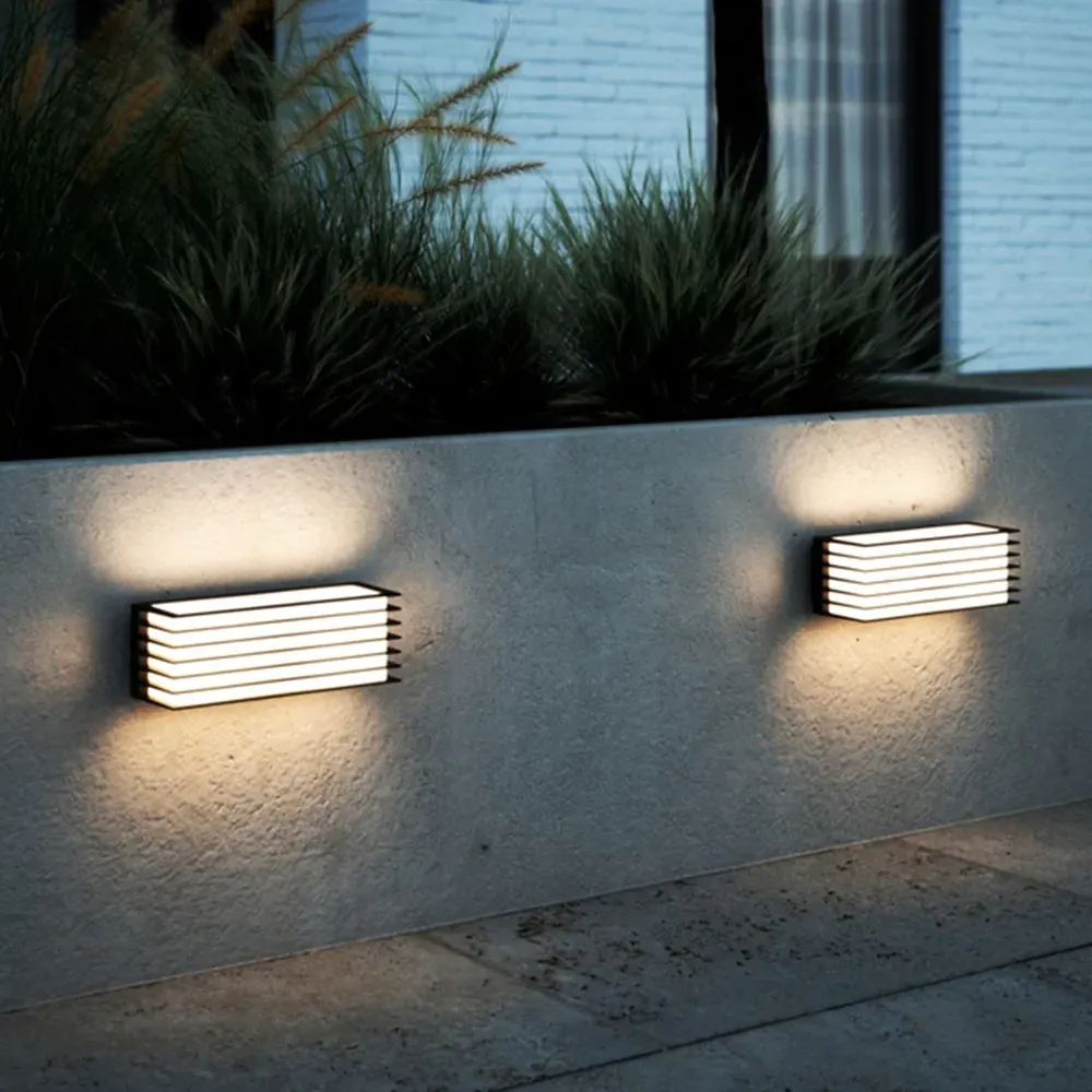 Fluctus 28 Square Wall Light - Black