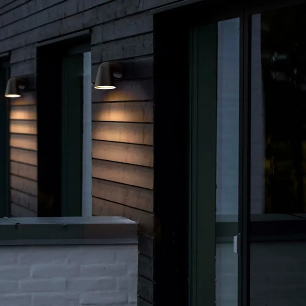 Front Single Wall Light - Black