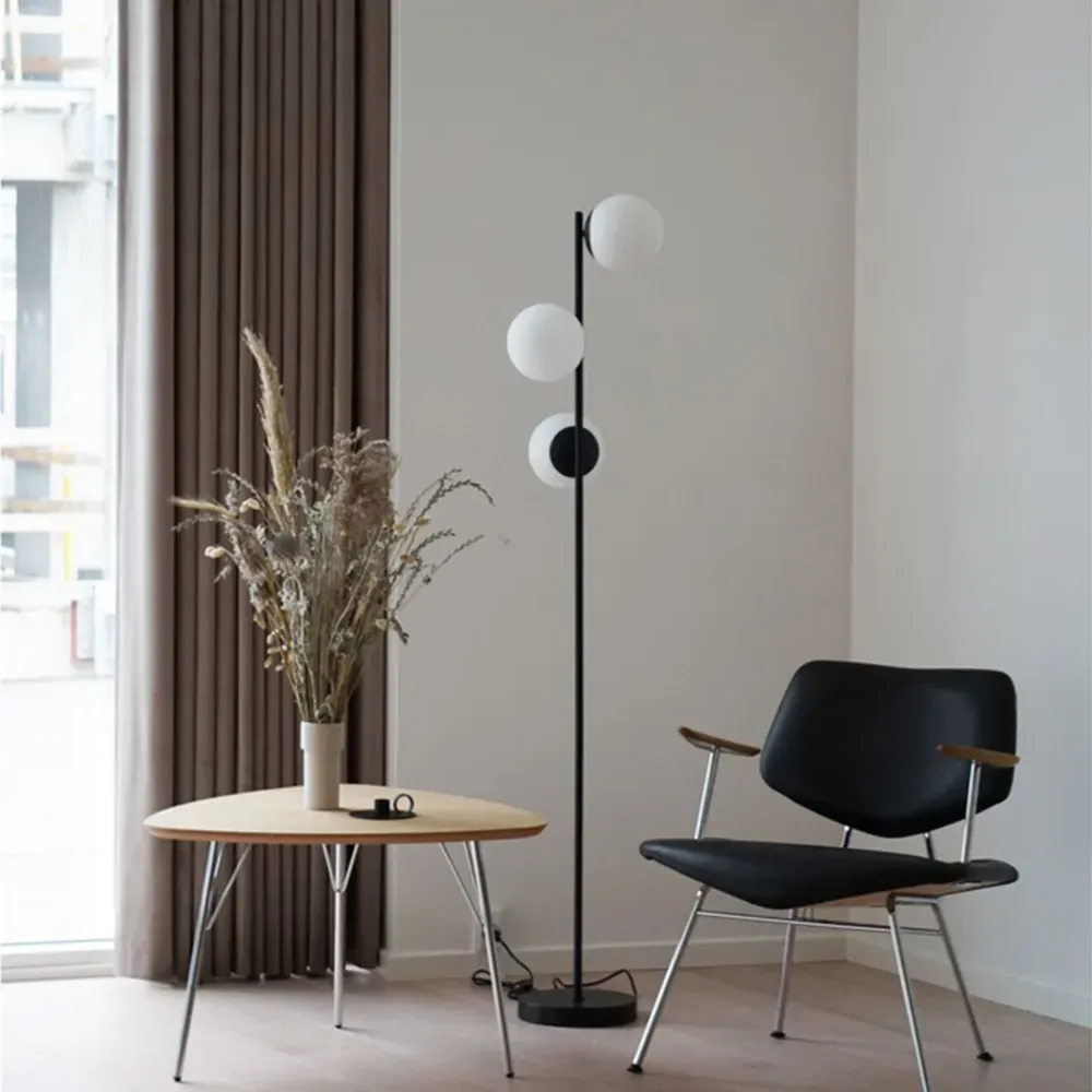 Lilly Floor Lamp - Black