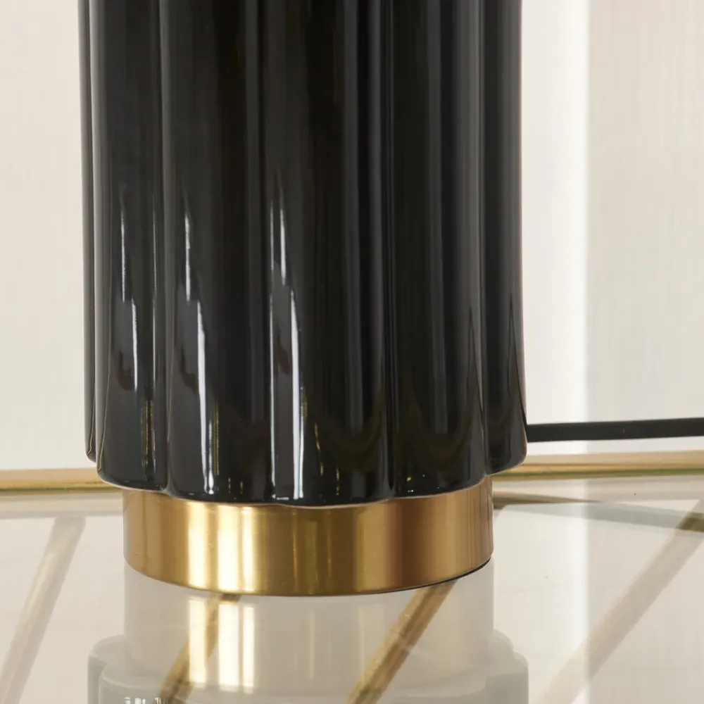 Lushan Scalloped Ceramic Table Lamp - Black