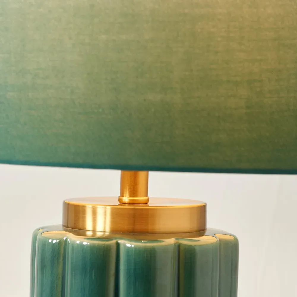 Lushan Scalloped Ceramic Table Lamp - Green