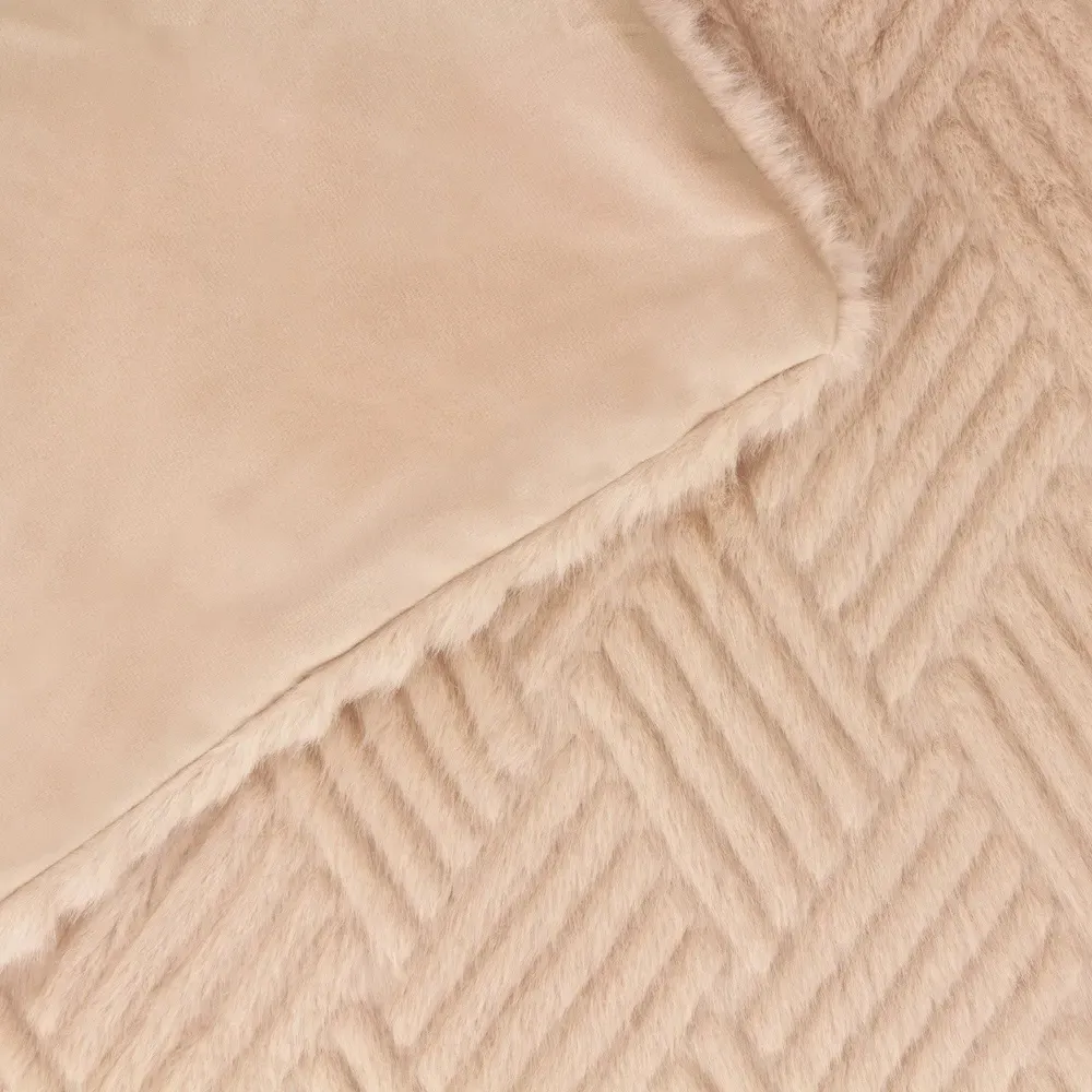 Sonnet Cut Faux Fur Throw - Cream