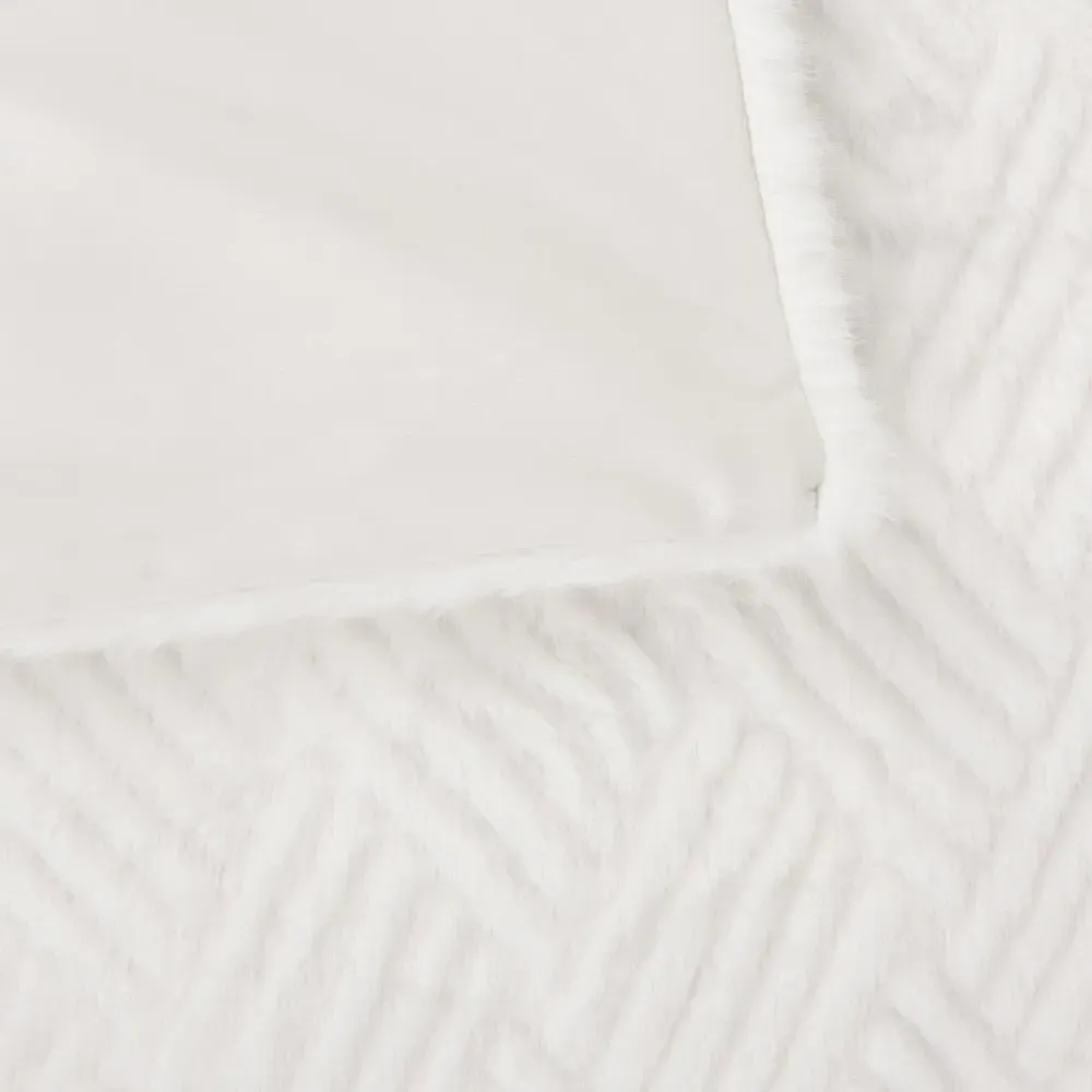 Sonnet Cut Faux Fur Throw - White