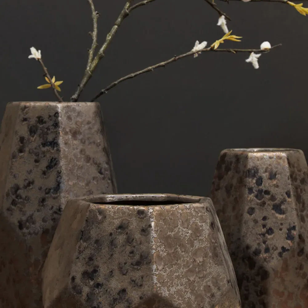 Salvo Small Ceramic Vase - Brown