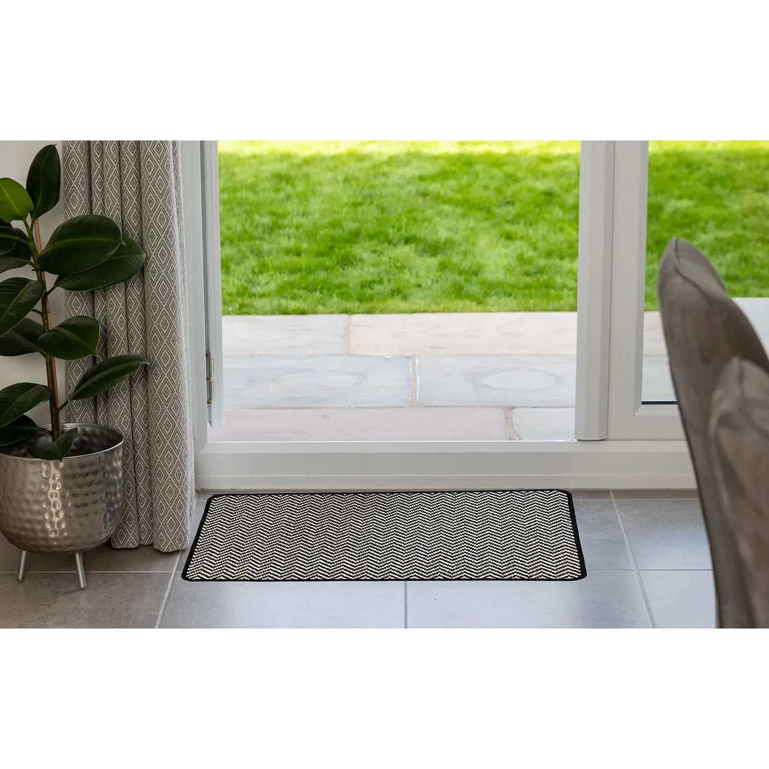Chevron Loop Doormat - Black and White