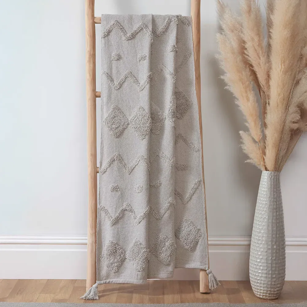 Juniper Tufted Cotton Throw Blanket - Silver