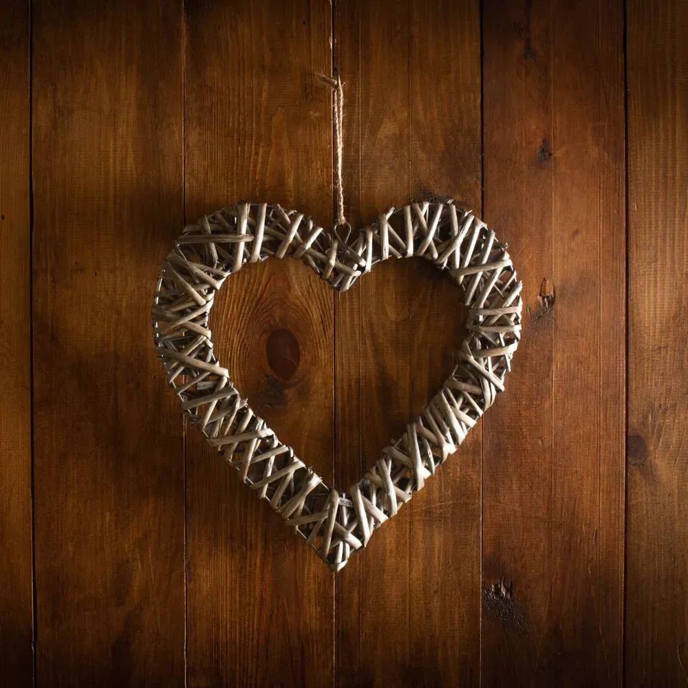Large Flat Open Wicker Heart - Brown
