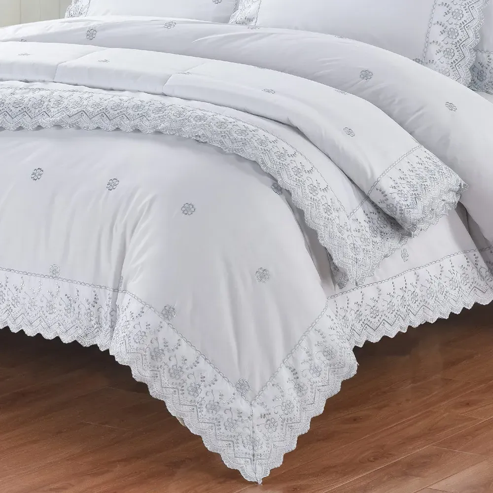 Gabrielle Super King Size Floral Bedspread - Silver