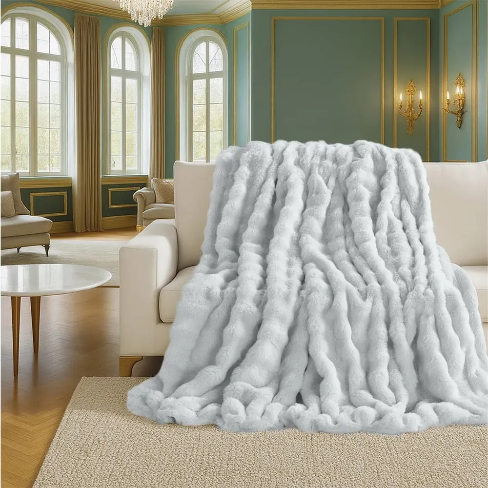 Alpine Throw 150x200cm - White, Faux Fur