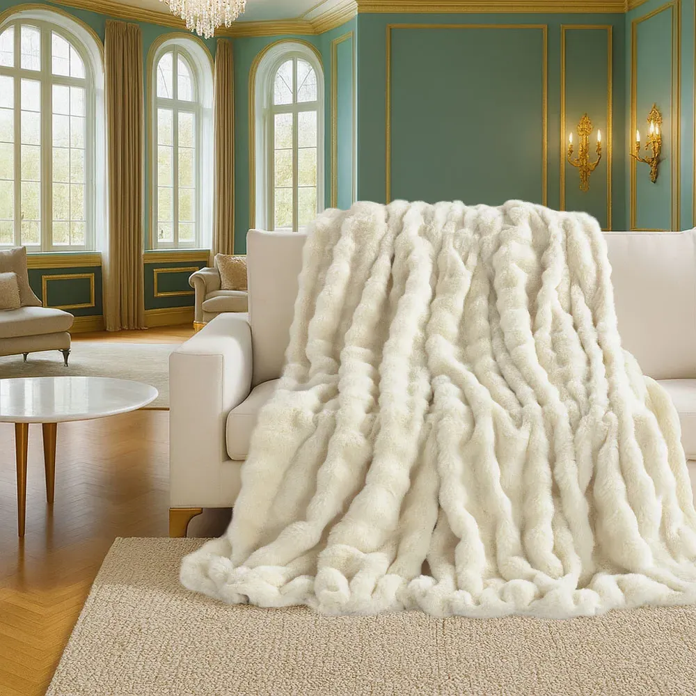 Alpine Throw 200x240cm - Beige, Faux Fur