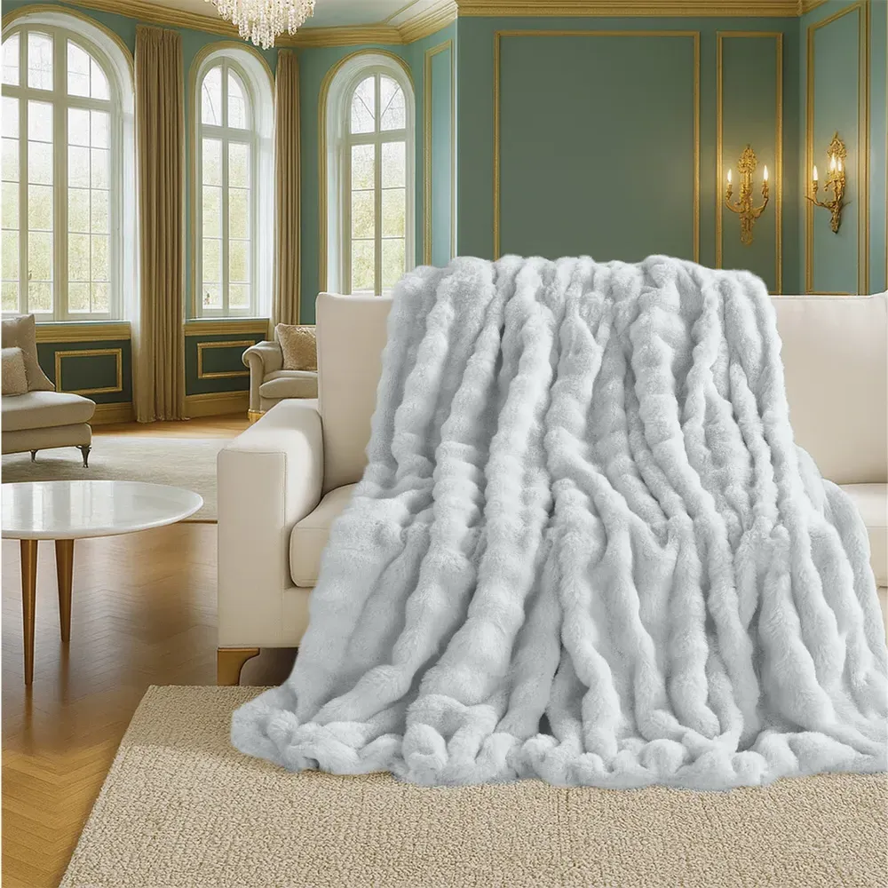 Alpine Throw 200x240cm - White, Faux Fur