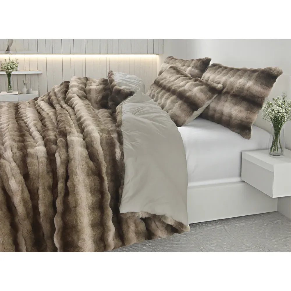 King Alpine Husky Duvet Set - Beige, Faux Fur