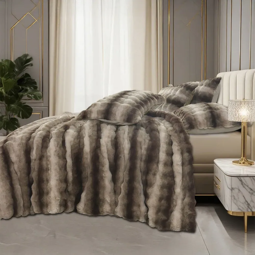 Super King Alpine Husky Duvet Set - Beige, Faux Fur