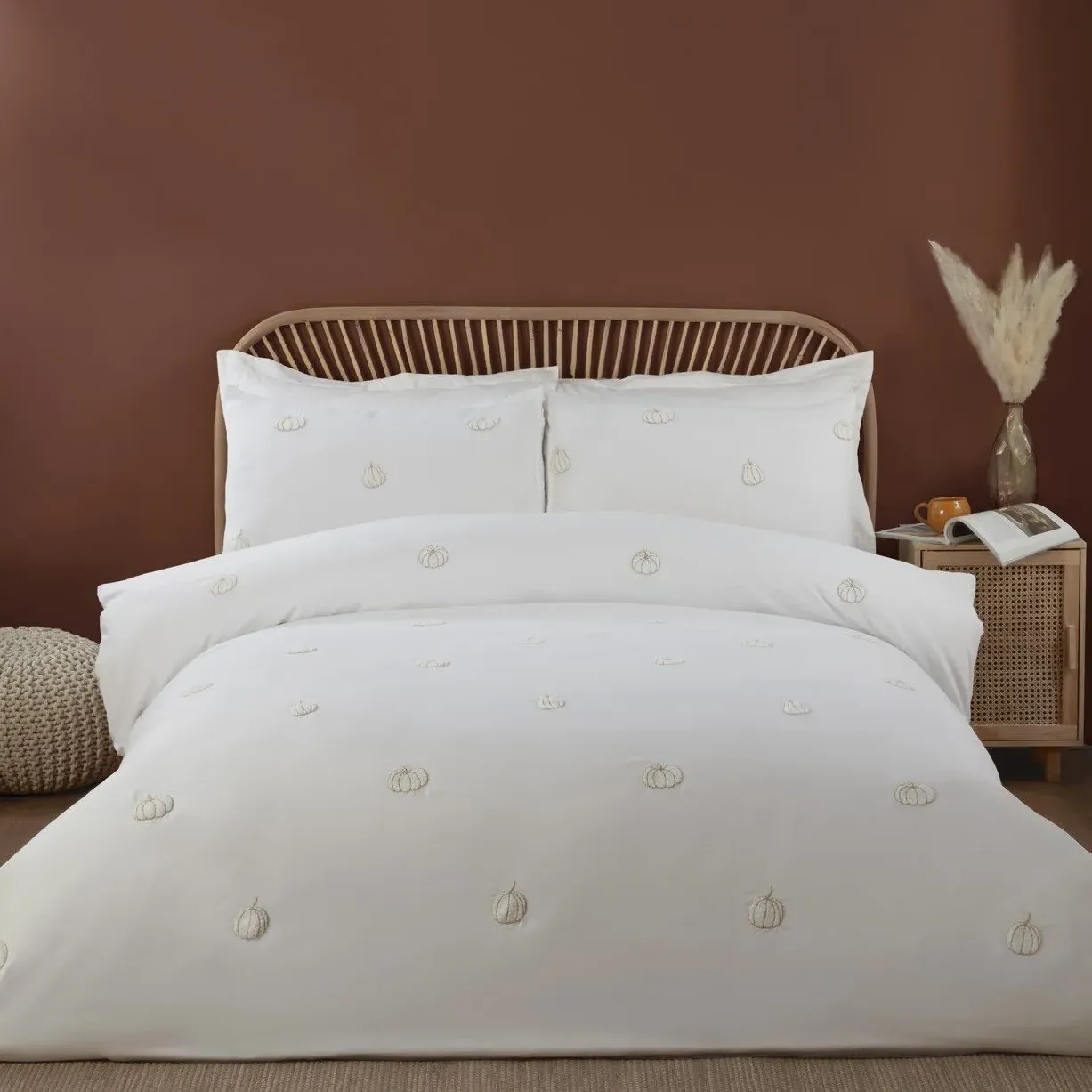 Pumpkin King Size Duvet Cover and Pillowcase Set - White image