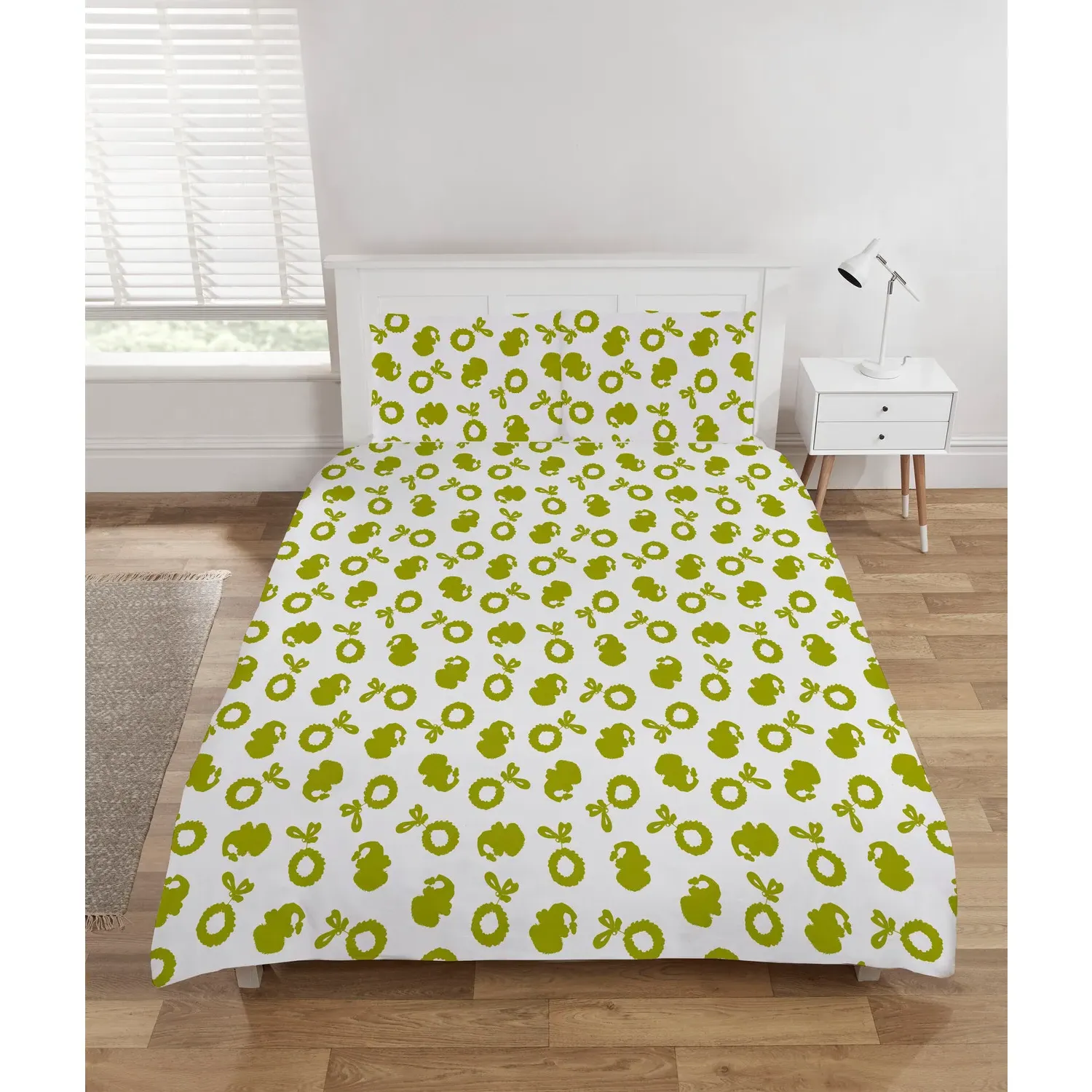 Double Duvet Set with Reversible Design - Festive Print