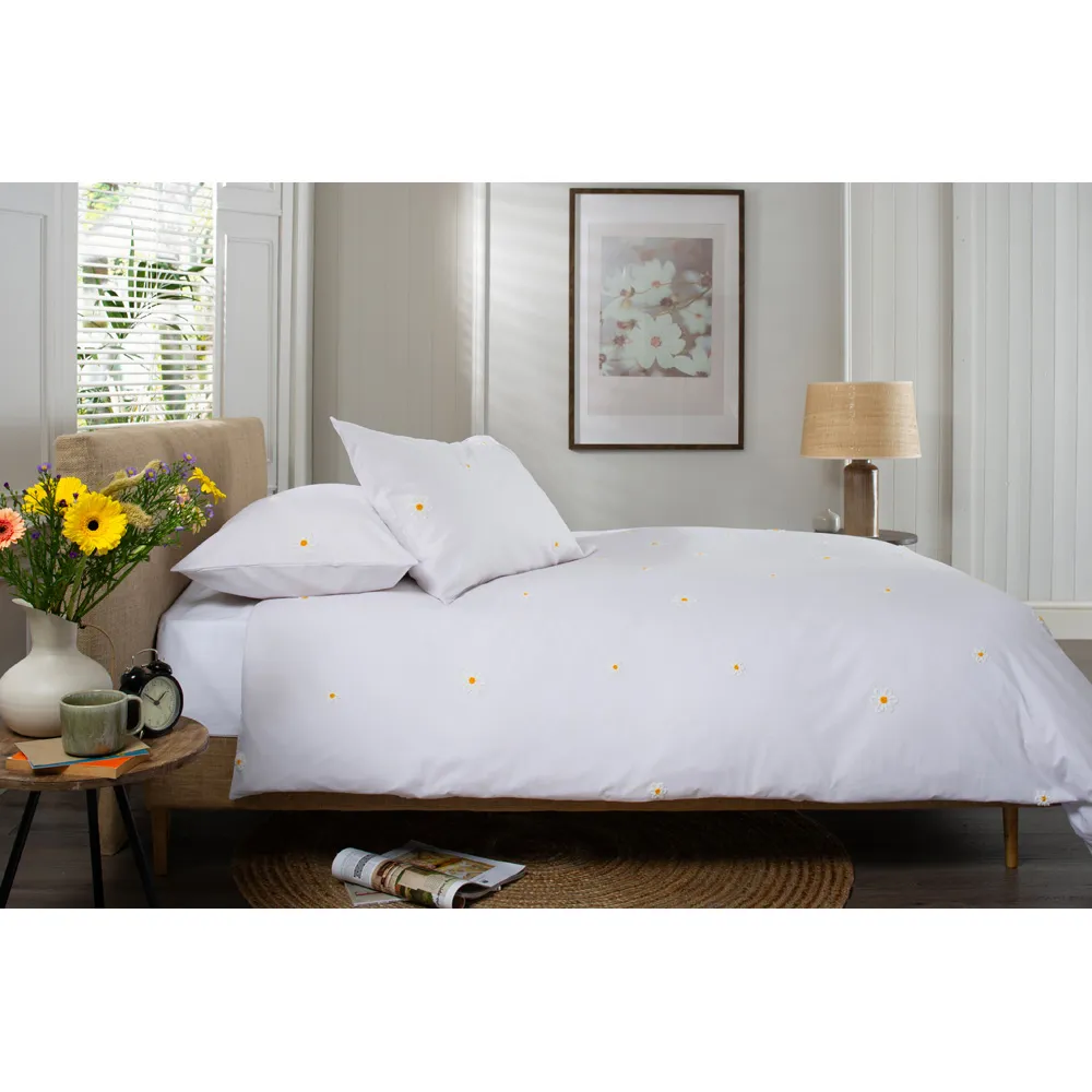 Tufted Daisy Super King Duvet Set - White, Cotton