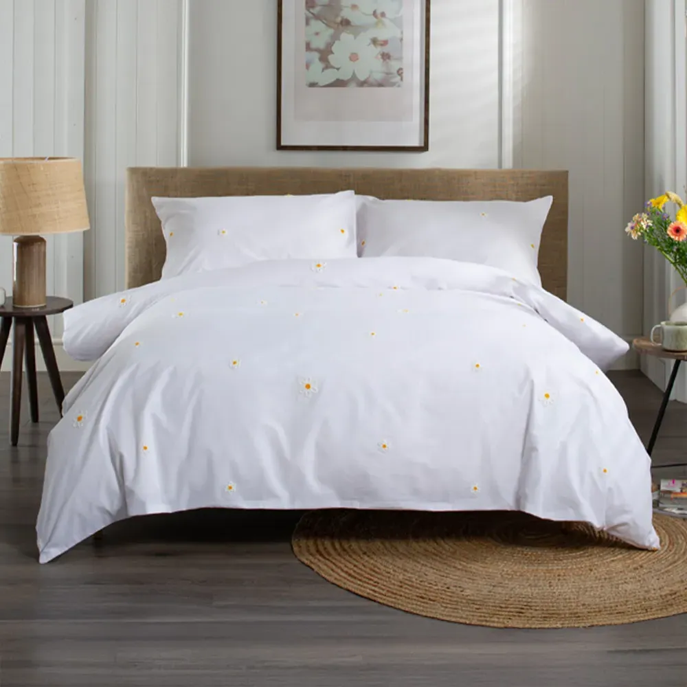 Tufted Daisy Super King Duvet Set - White, Cotton
