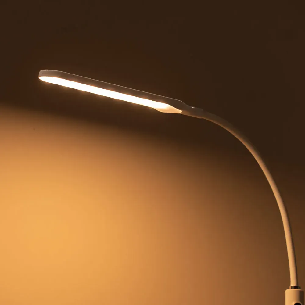 Daylight Free Standing LED Floor Lamp - White