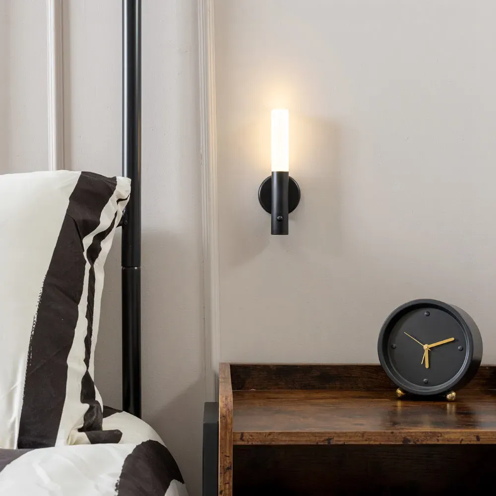 Oakley Rechargeable Motion Sensor Wall Light - Black