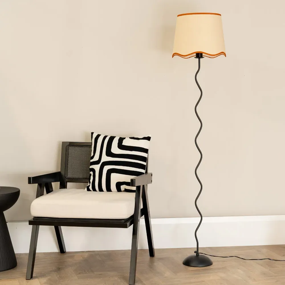 Wiggle Scallop LED Floor Lamp with Rust Edge - Black, Metal