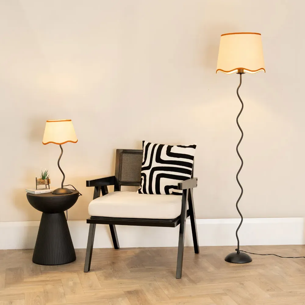Wiggle Scallop LED Floor Lamp with Rust Edge - Black, Metal