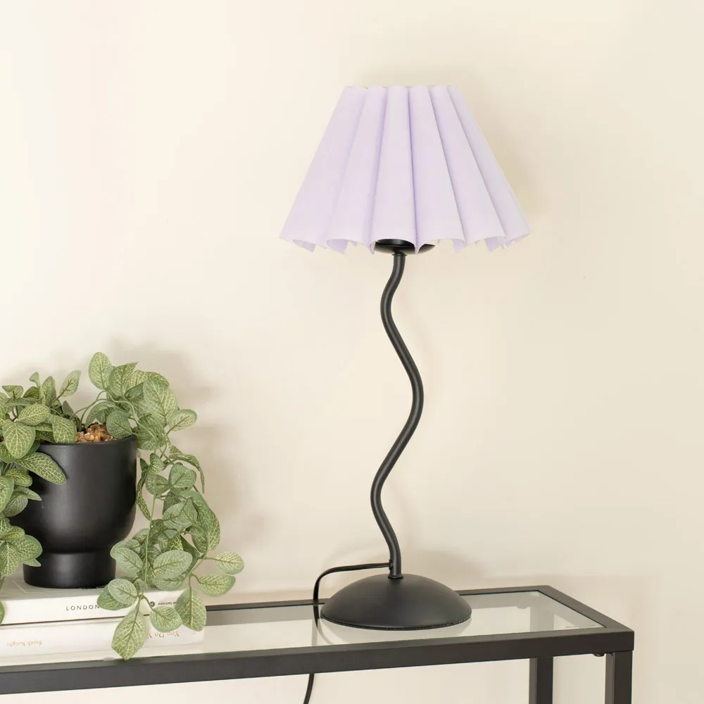 Wiggle Scallop Shade LED Table Lamp - Black