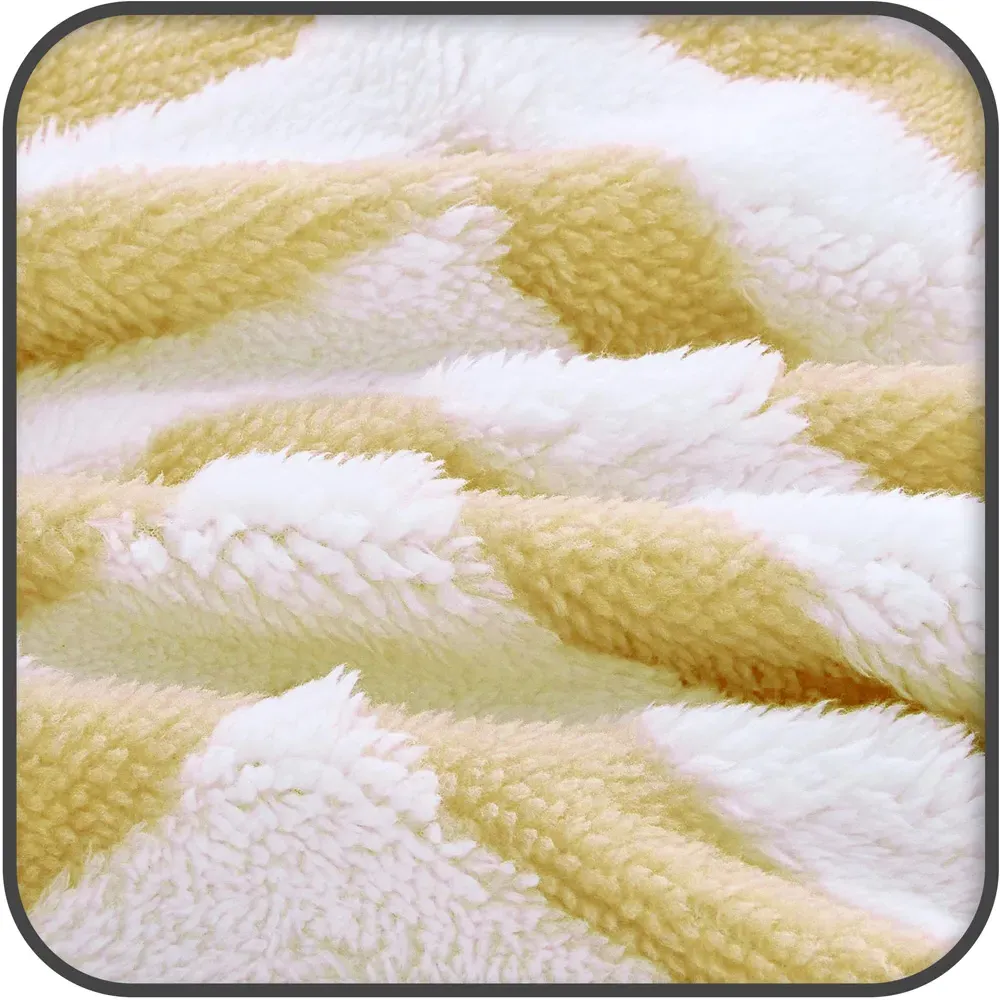 Chevron Sherpa Throw 150 x 200cm - Ochre, Polyester