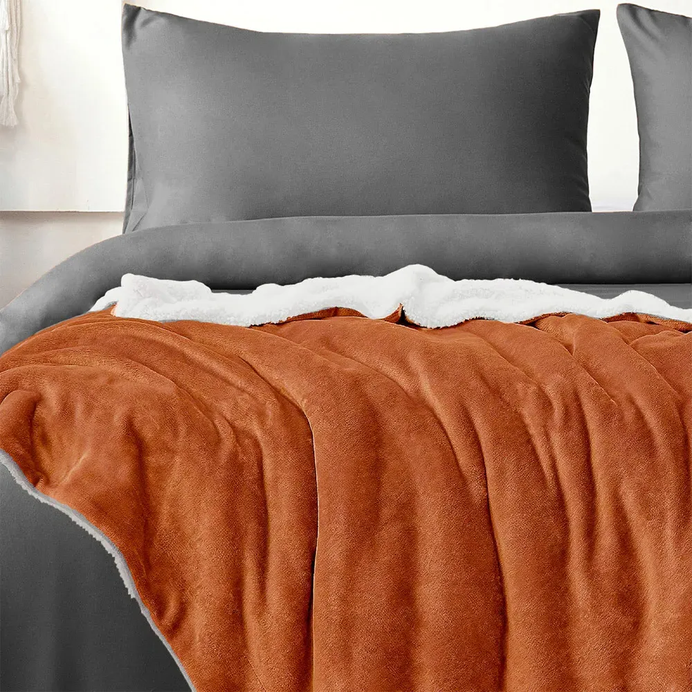 Evali Plush Throw - Orange