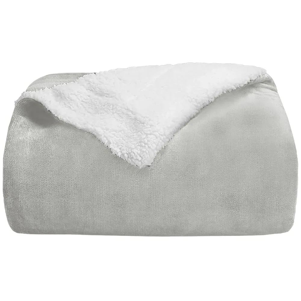Evali Plush Throw - Silver