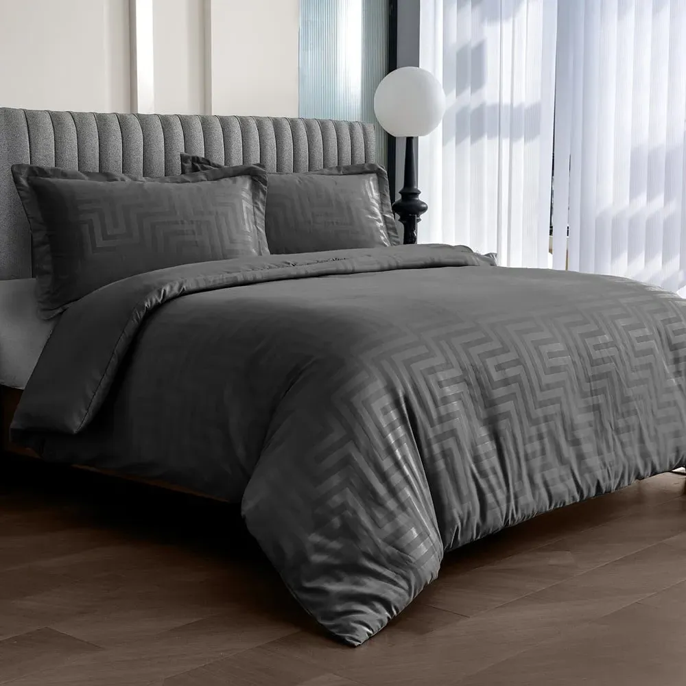 Larson Super King Size Duvet Set - Black