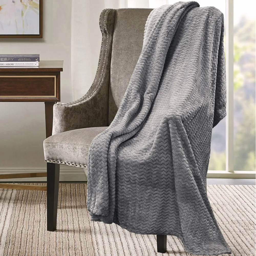 Moda Plush Throw - Silver, Polyester