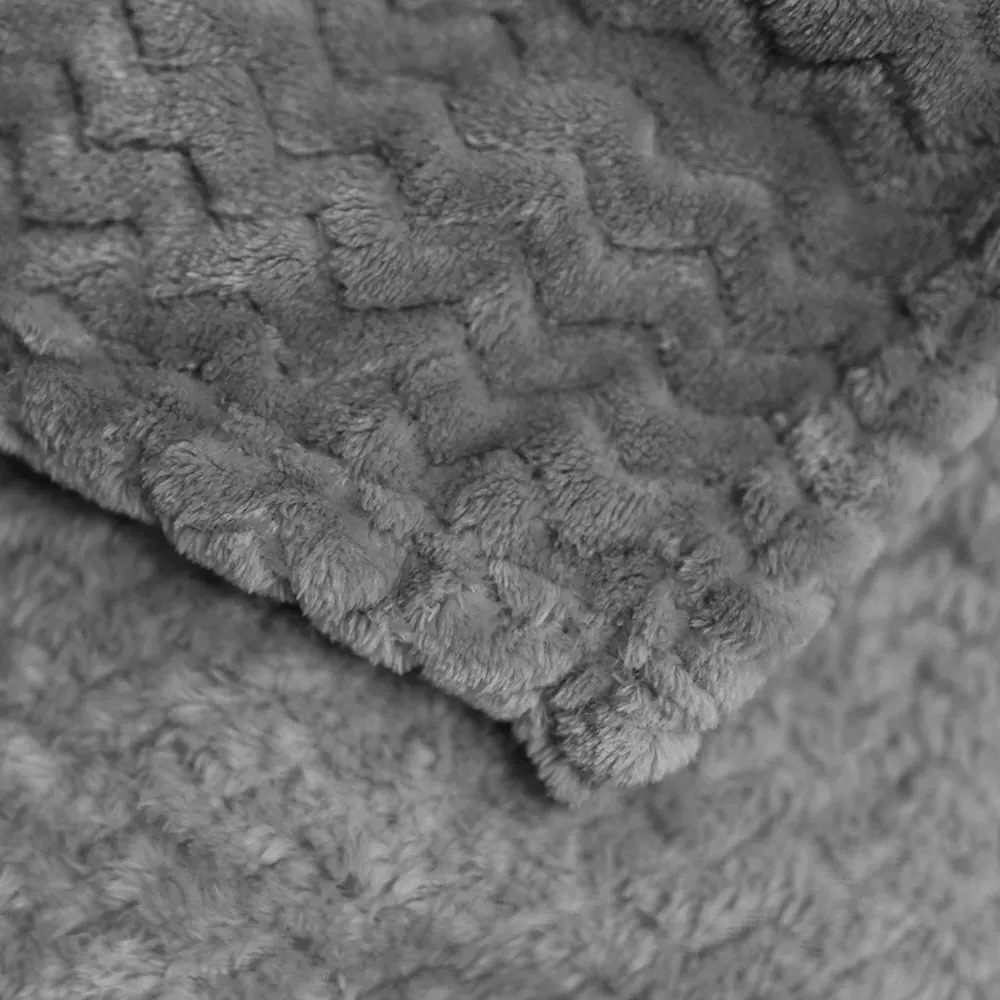 Moda Plush Throw - Silver, Polyester
