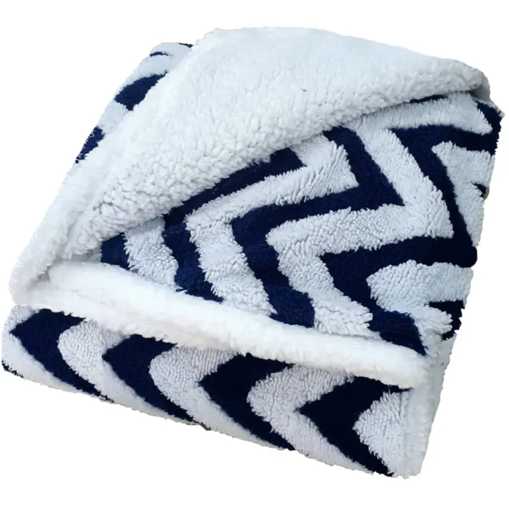 Navy Chevron Sherpa Throw 150 x 200cm - Navy, Polyester