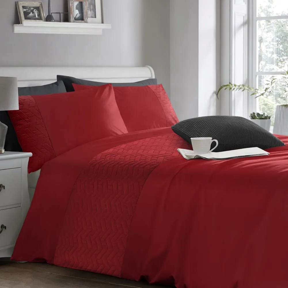 Super King Size Quilted Geo Duvet Set - Red