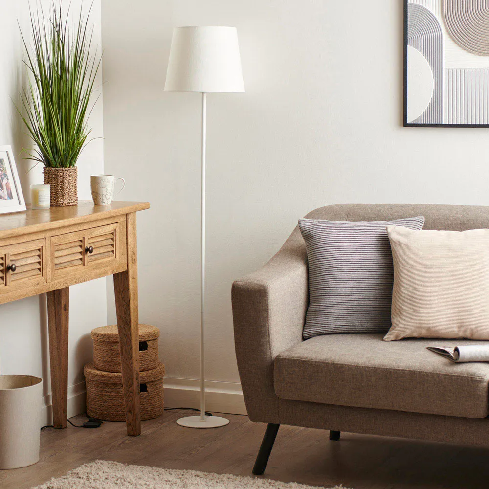 Metal Stick Floor Lamp - White