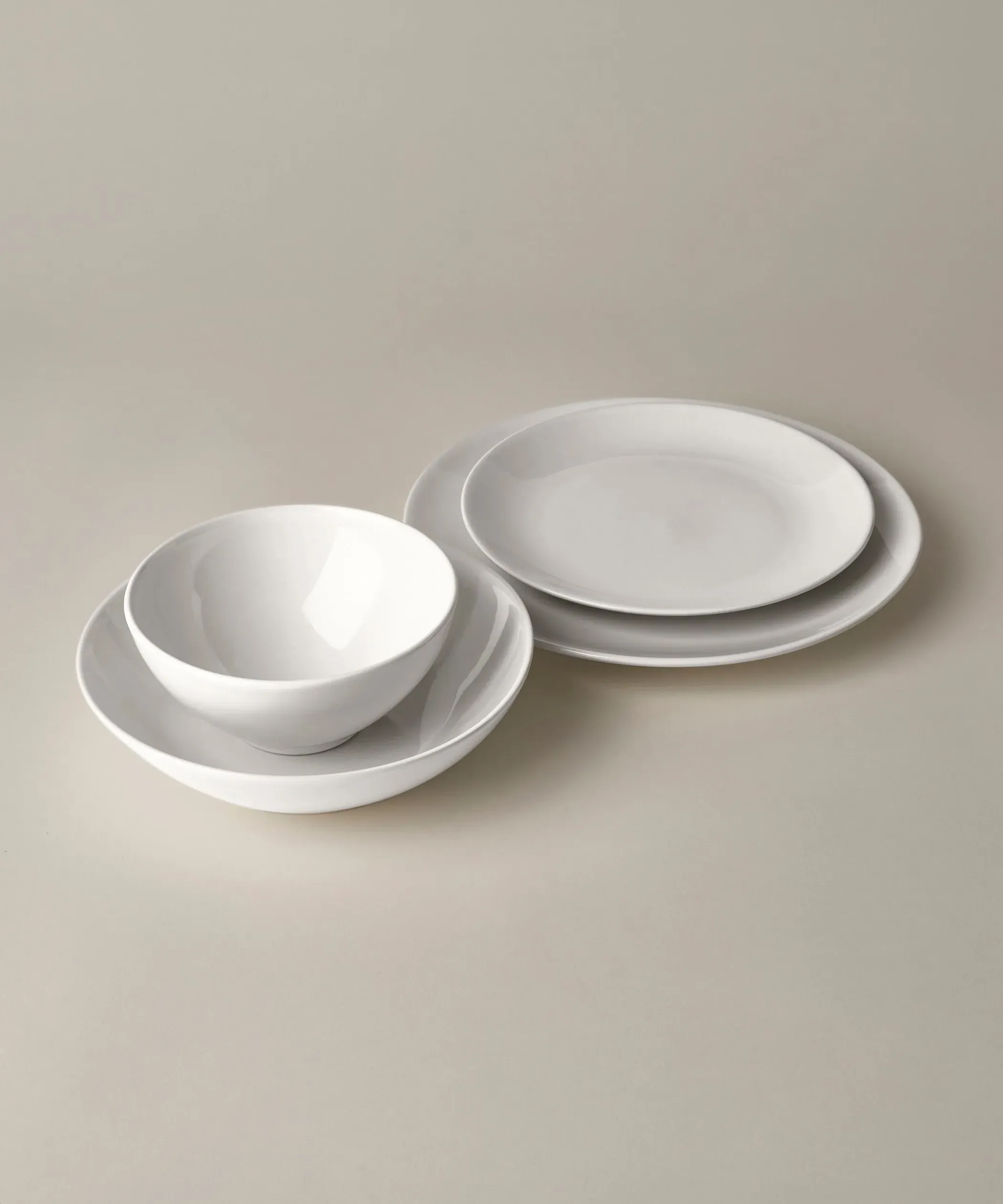 Glossy 16-Piece Dinnerware Set - Ceramic